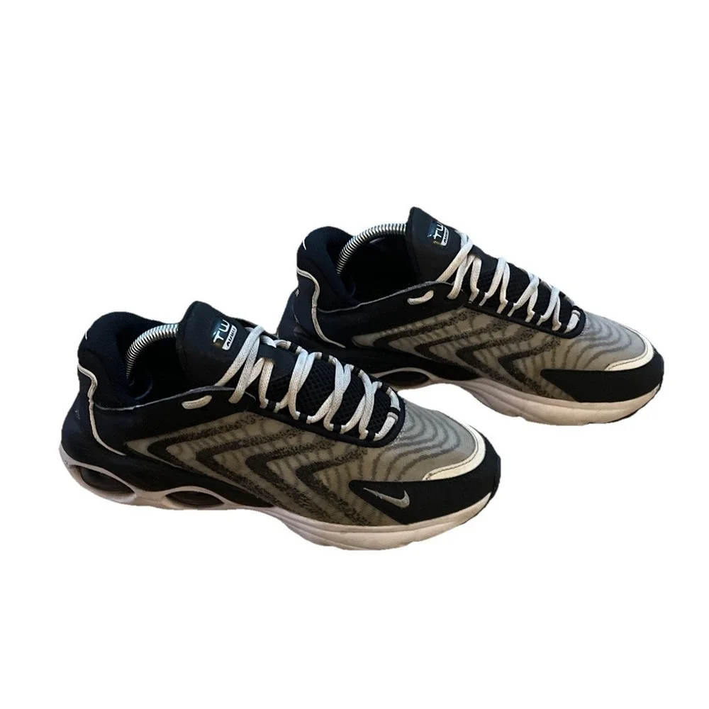Nike Air Max TW Running Shoes Men's Size 8 Black/Gray Used